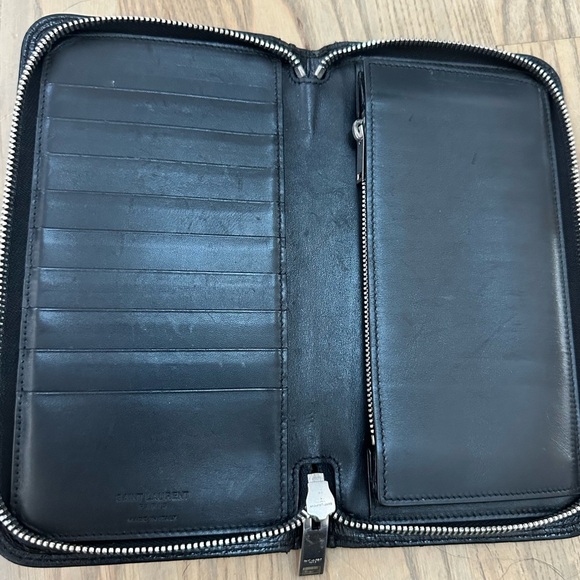 Saint Laurent Black Croc-Embossed Wallet - Picture 7 of 9